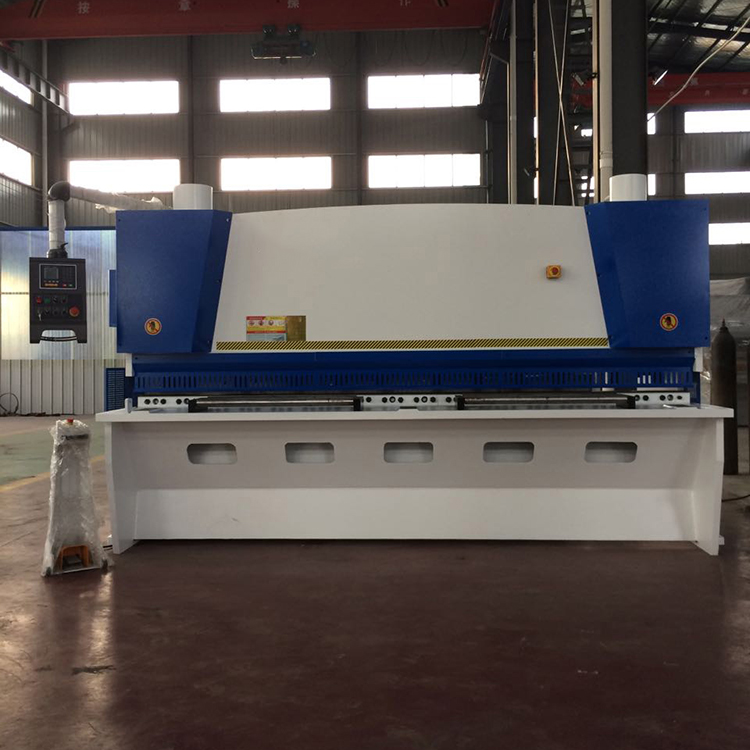 液壓數控閘式剪板機